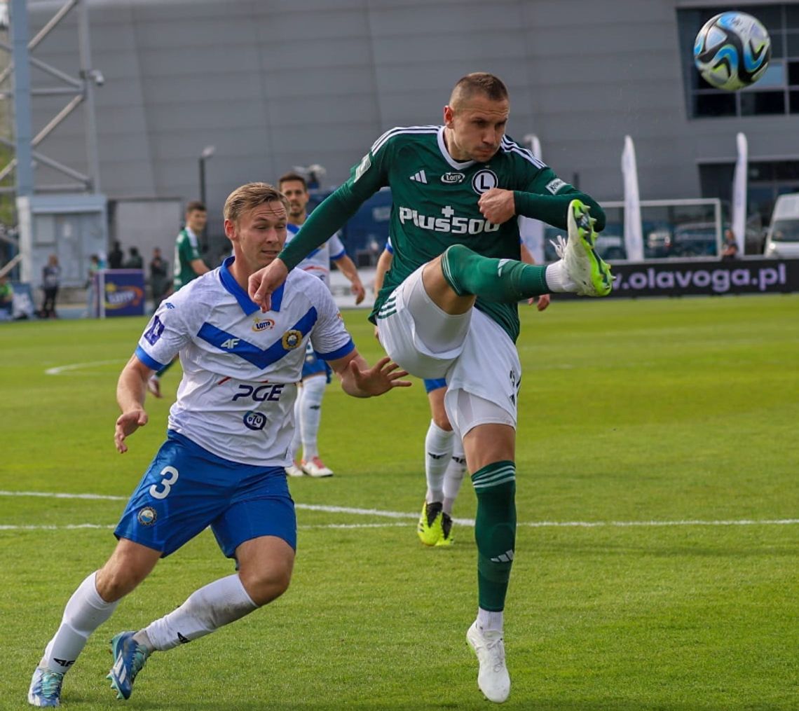 Ekstraklasa piłkarska - Lech nie wykorzystał szansy, Legia goni czołówkę