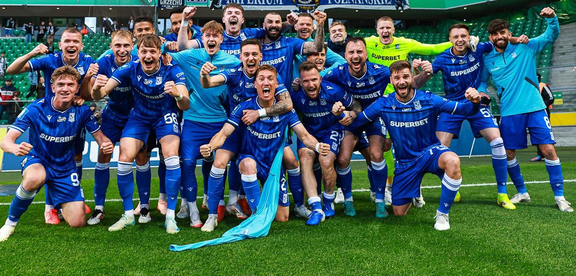 Ekstraklasa piłkarska - Lech pokonał Legię i jest liderem, spadek Stali i Śląska