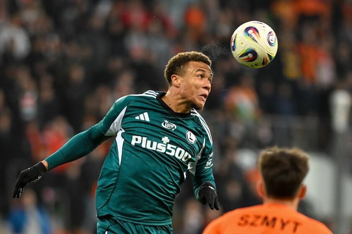 Ekstraklasa piłkarska - porażka Legii, remis Lecha