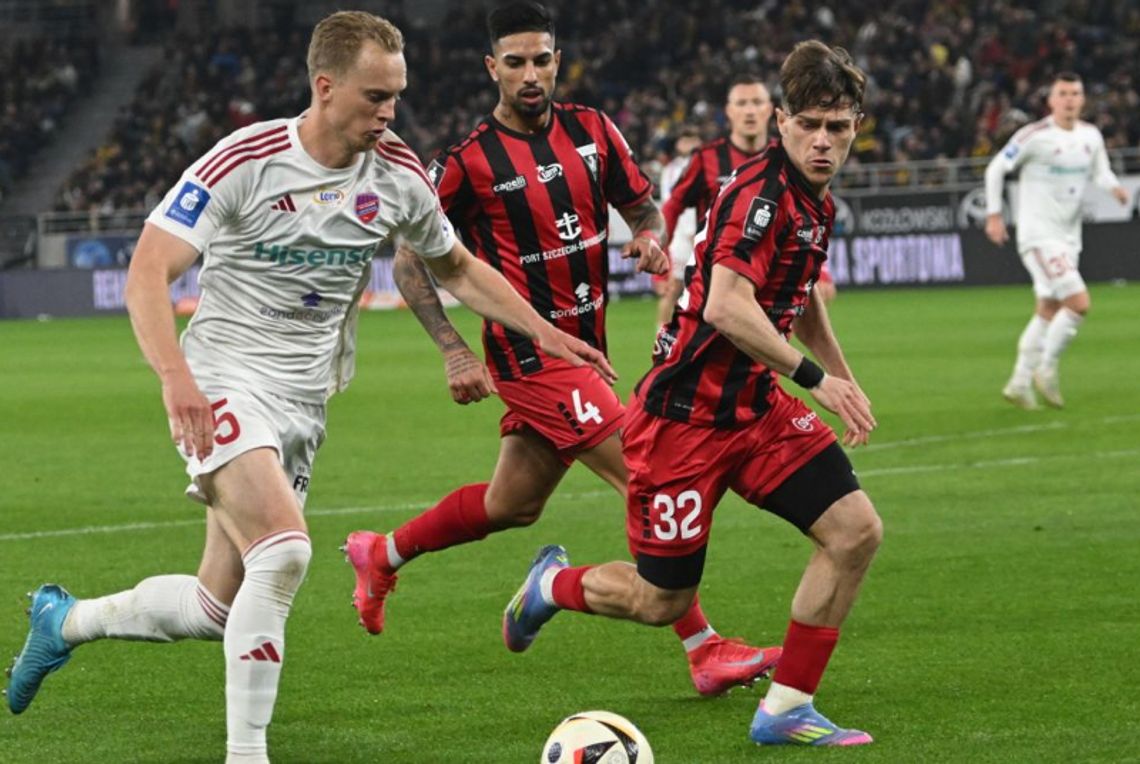 Ekstraklasa piłkarska - porażka Rakowa, walka o tytuł nabiera rumieńców