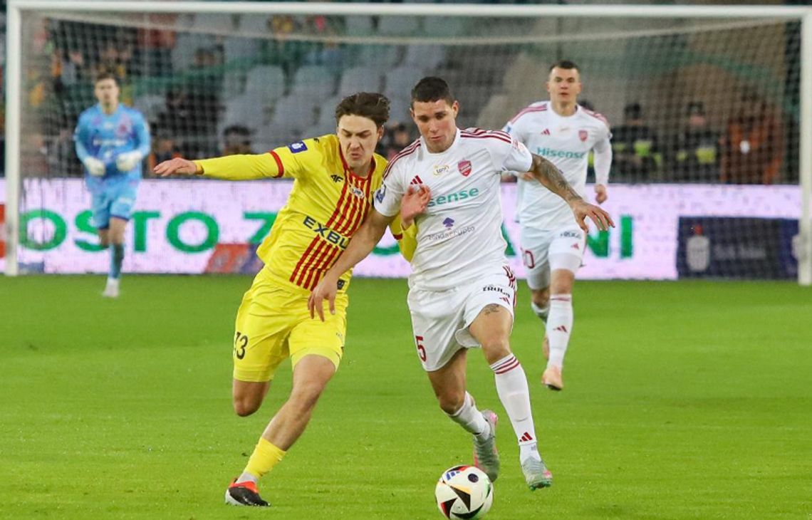 Ekstraklasa piłkarska - remis Rakowa, wielka szansa Lecha