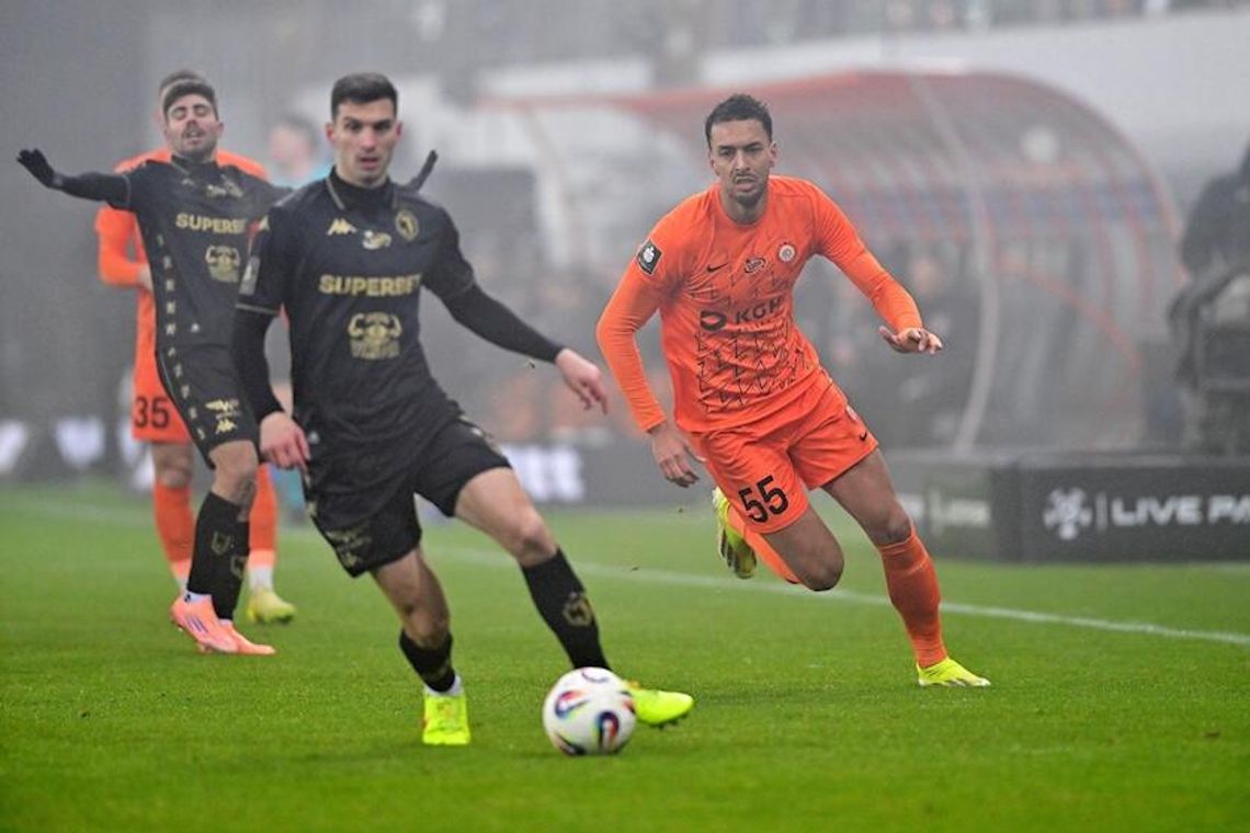 Ekstraklasa piłkarska - remisy bez goli Lecha i Jagiellonii, popis Rakowa (podsumowanie) Ekstraklasa piłkarska - remisy bez goli Lecha i Jagiellonii, popis Rakowa (podsumowanie)