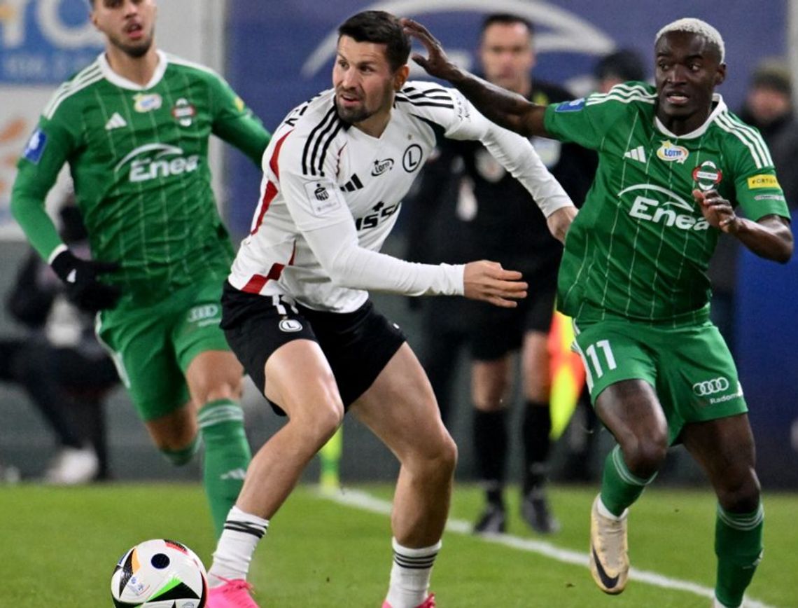 Ekstraklasa piłkarska - sensacyjna porażka Legii, kolejna wygrana Pogoni