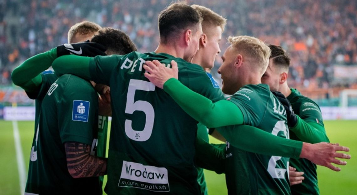 Ekstraklasa piłkarska - Śląsk wygrał w Lubinie i pozostanie liderem do lutego