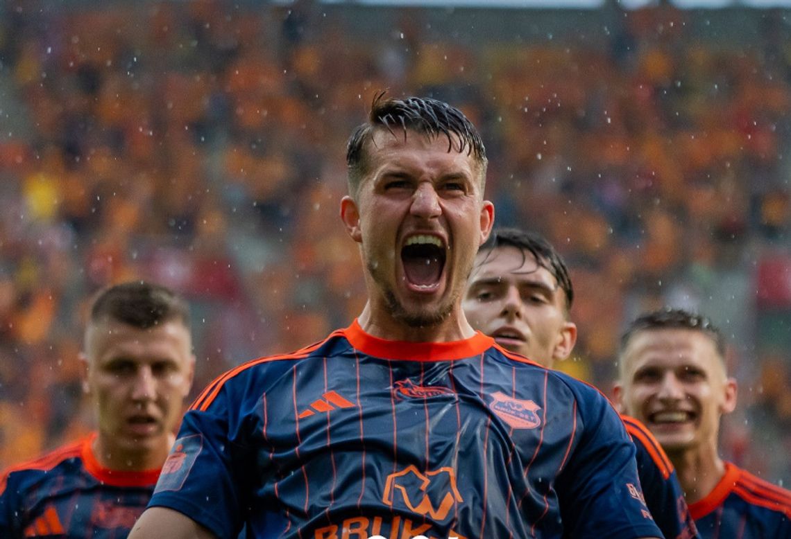 Ekstraklasa piłkarska - wysokie porażki Lecha i Jagiellonii na otwarcie sezonu Ekstraklasa piłkarska - wysokie porażki Lecha i Jagiellonii na otwarcie sezonu