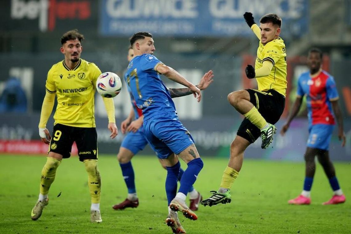 Ekstraklasa – trwa niemoc lidera, przełamanie Widzewa