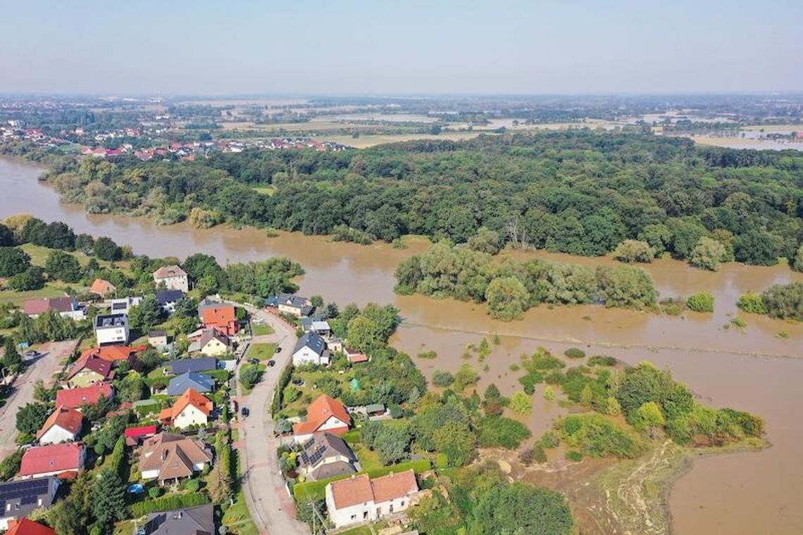 Fala powodziowa na Odrze dociera do Lubuskiego; na Dolnym Śląsku dalej stany alarmowe