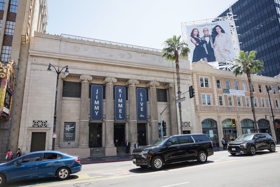 FCC nakazała zrewidowanie licencji telewizji ABC po krytyce tej stacji ze strony Trumpa