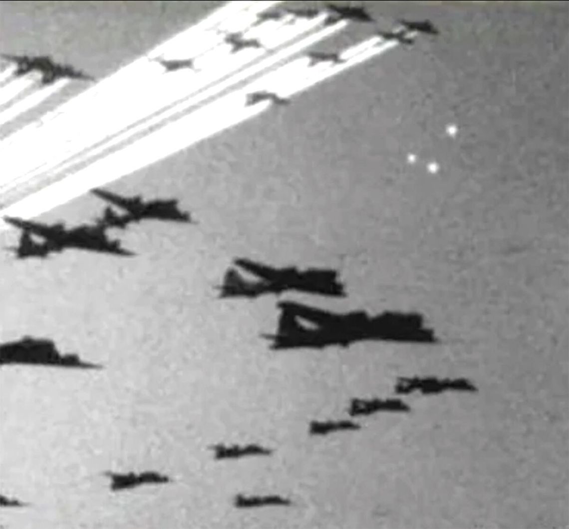 Foo Fighters nad frontem