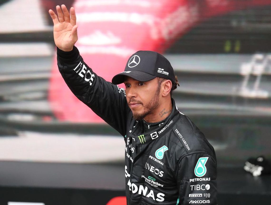 Formuła 1 - Hamilton zamieni Mercedesa na Ferrari. Szaleństwo we Włoszech