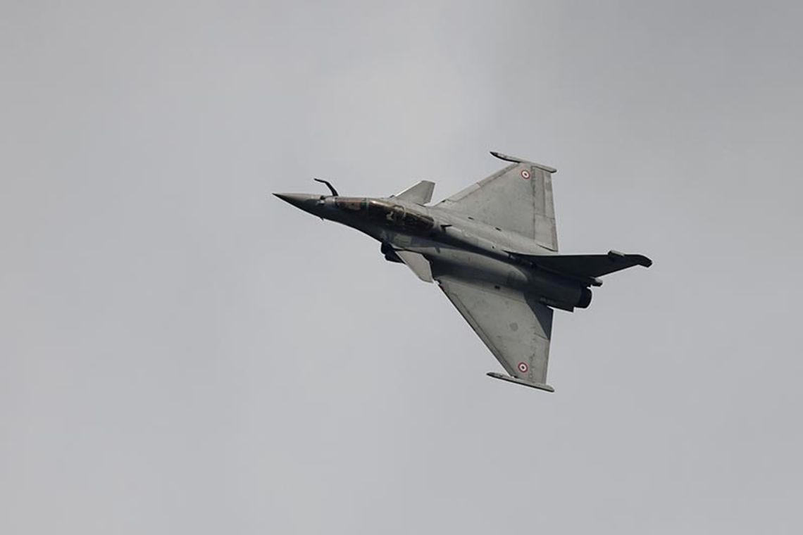 Francja. Myśliwiec Rafale przechwycił samolot turystyczny pilotowany przez Polaka przemycającego narkotyki; w panice pilot wyrzucił je z kokpitu w czasie lotu