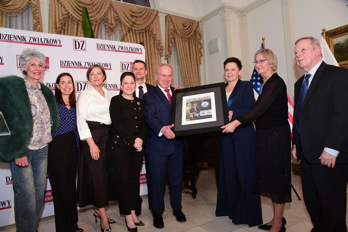 Frank J. Spula odebrał Nagrodę Człowieka Roku „Dziennika Związkowego” na uroczystości w Konsulacie Generalnym RP w Chicago (ZDJĘCIA/WIDEO) Frank J. Spula odebrał Nagrodę Człowieka Roku „Dziennika Związkowego” na uroczystości w Konsulacie Generalnym RP w Chicago (ZDJĘCIA/WIDEO)