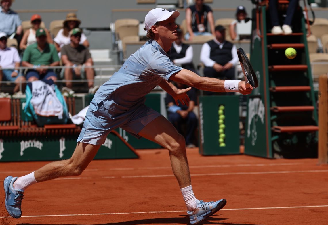 French Open - lider światowego rankingu Sinner odpadł w drugiej rundzie French Open - lider światowego rankingu Sinner odpadł w drugiej rundzie