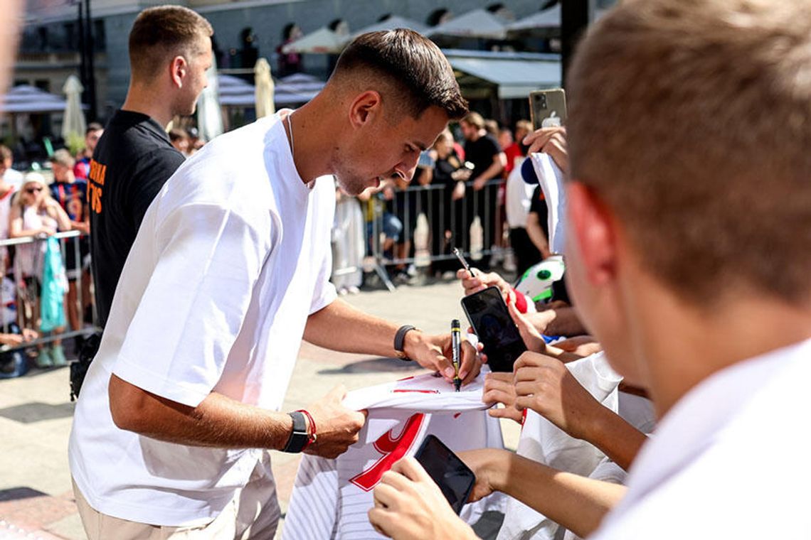 Gorące lato transferowe z udziałem wielu piłkarzy reprezentacji Polski