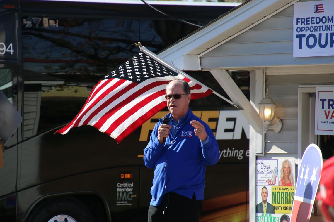 Gubernator Indiany: nie będziemy bezpieczną przystanią dla nielegalnych imigrantów