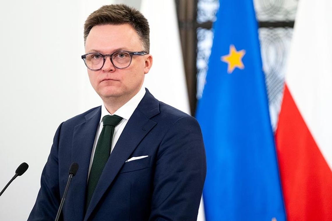 Hołownia: przed domem moich rodziców rozrzucono obornik; to mogli być chuligani, podający się za rolników