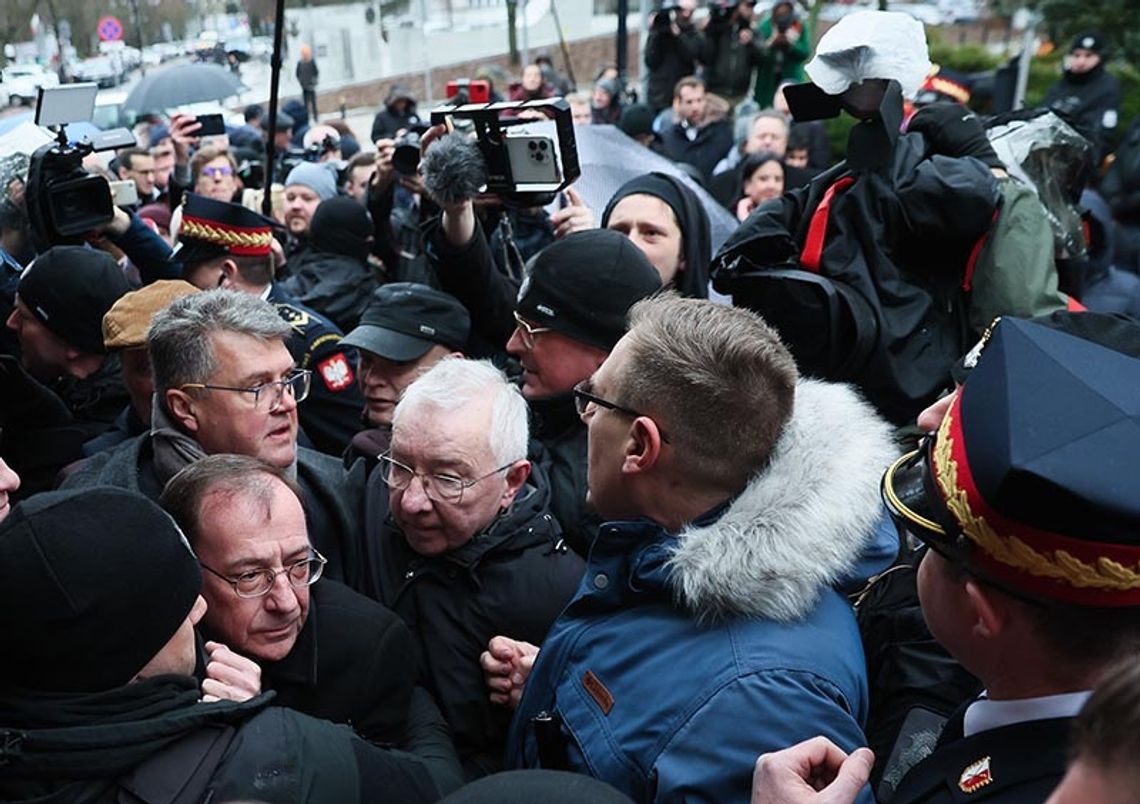 Hołownia: wystąpię do Prezydium Sejmu o ukaranie siedmiorga posłów, którzy starli się ze Strażą Marszałkowską