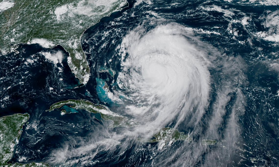 Huragan Erin osłabł, ale wciąż jest niebezpieczny; najbardziej zagrożona Karolina Północna