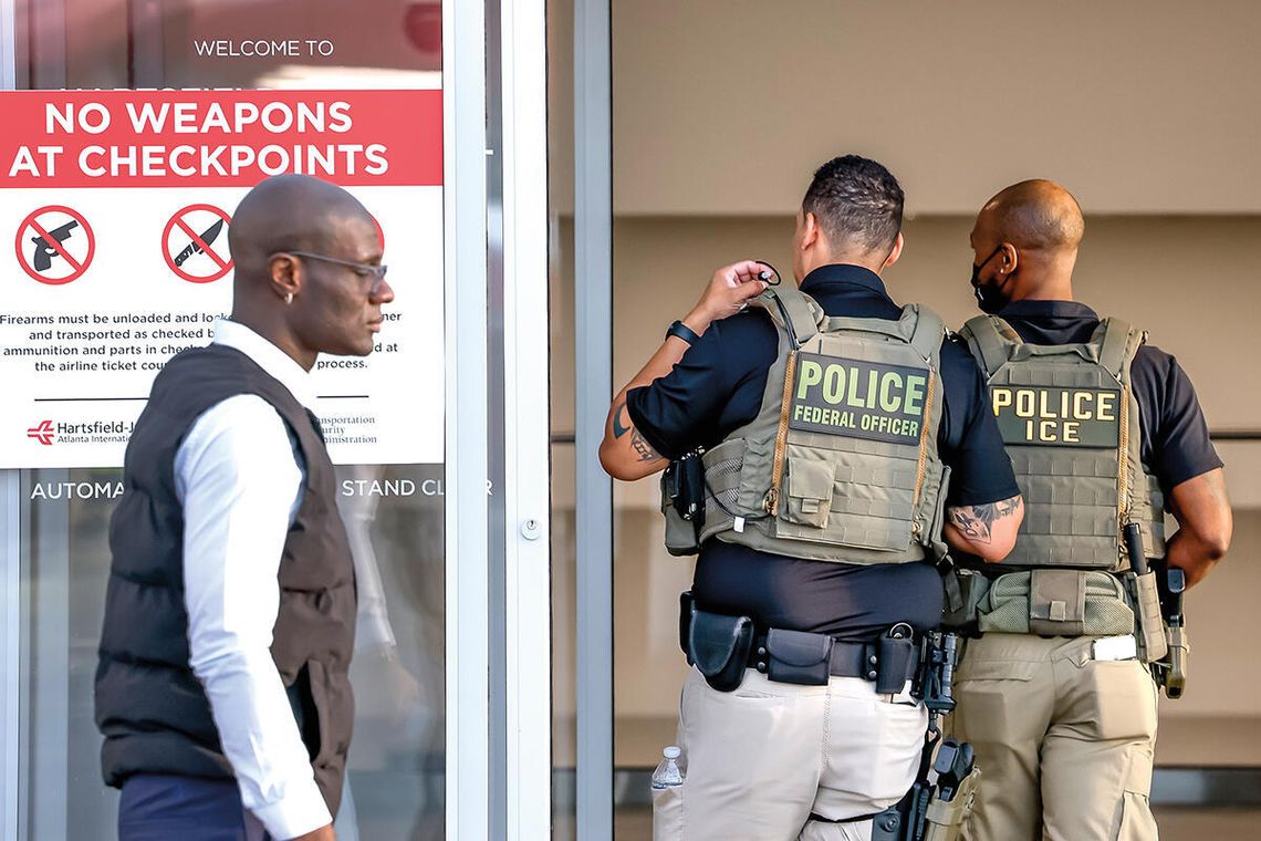 ICE zmienił taktykę w Chicago, więcej zatrzymań w sądach i podczas wizyt imigracyjnych