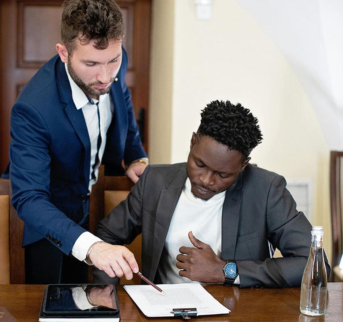 Jakie dokumenty wymagają tłumaczenia przysięgłego w USA? Praktyczny przewodnik dla Polonii