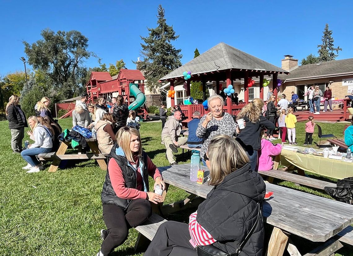 Jesienny piknik Polskiej Szkoły Czesława Miłosza pełen radości i wspólnej zabawy Jesienny piknik Polskiej Szkoły Czesława Miłosza pełen radości i wspólnej zabawy