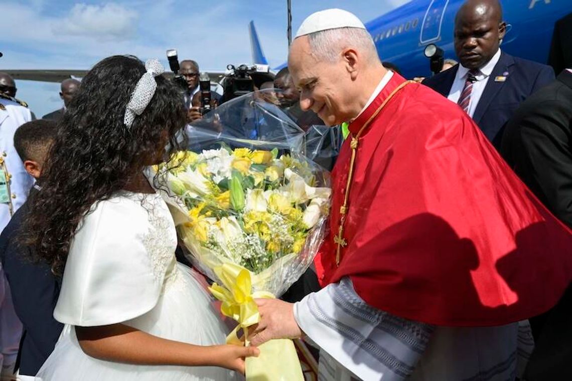 Kamerun. Papież przybył do stolicy kraju, Jaunde Kamerun. Papież przybył do stolicy kraju, Jaunde