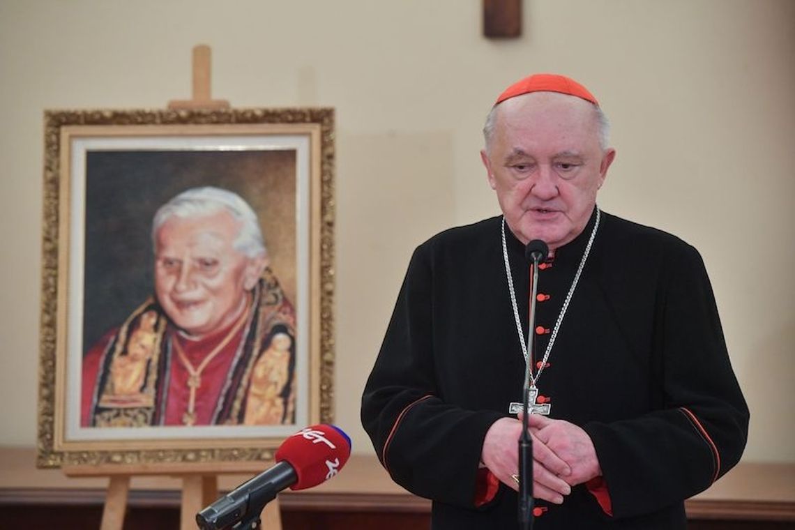 Kard. Kazimierz Nycz złożył na ręce papieża Franciszka prośbę o przyjęcie rezygnacji z urzędu arcybiskupa warszawskiego