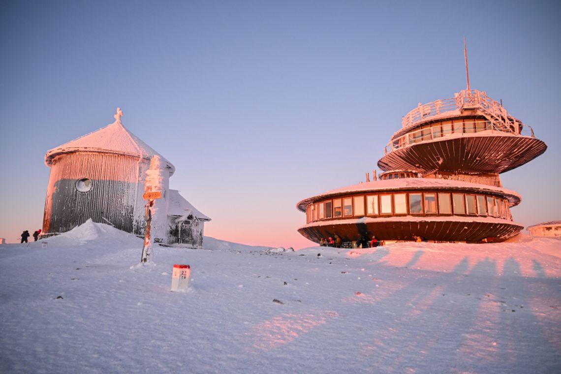 Karkonosze. Akcja ratownicza pod Śnieżką; dwie osoby nie żyją