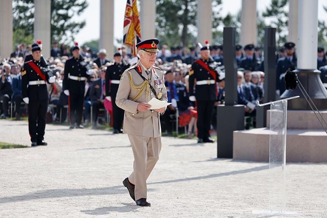 Karol III podczas obchodów D-Day: jesteśmy ich wiecznymi dłużnikami