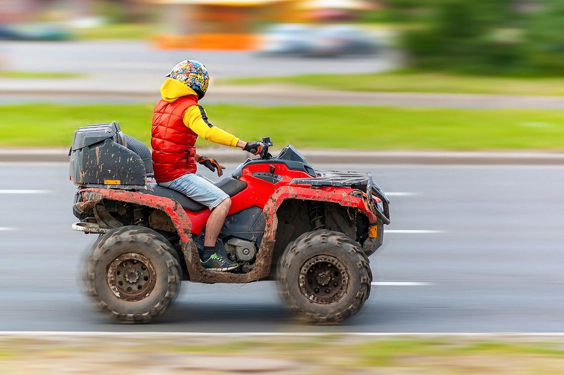 Kierowca ATV zginął w wypadku na Diversey Ave. w Chicago Kierowca ATV zginął w wypadku na Diversey Ave. w Chicago