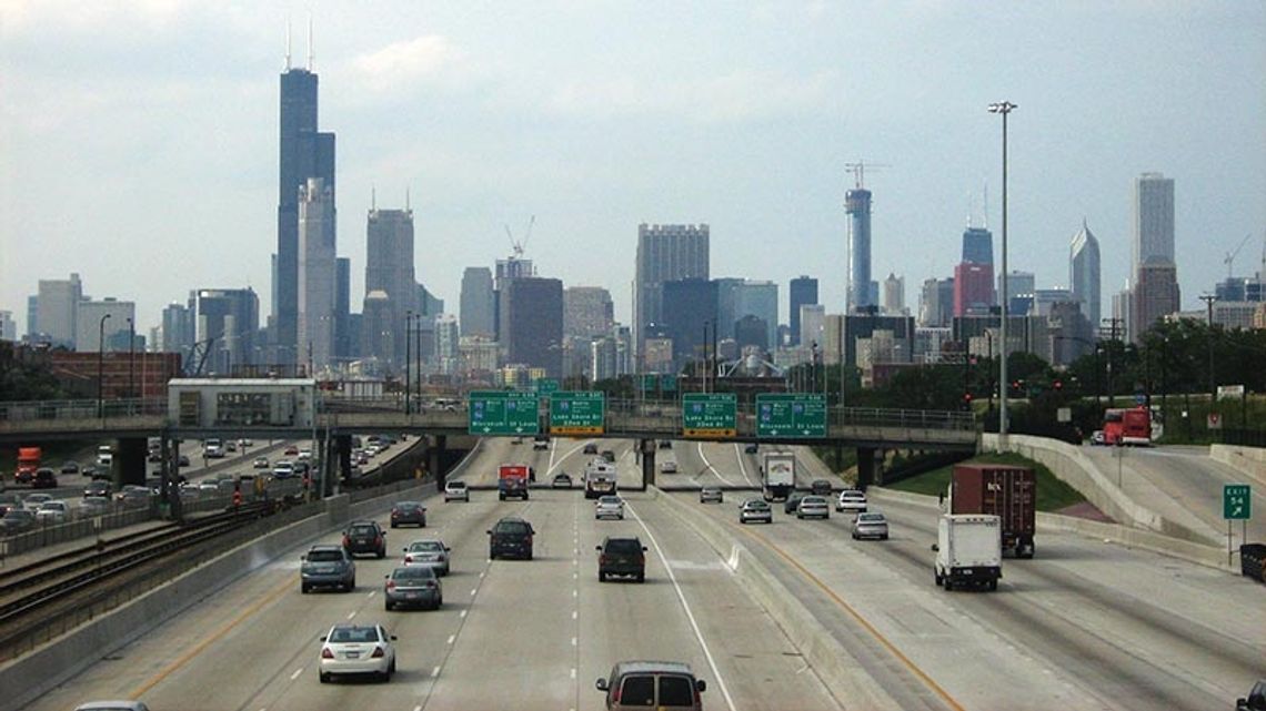 Kierowca w stanie krytycznym po kolejnej strzelaninie na chicagowskiej autostradzie