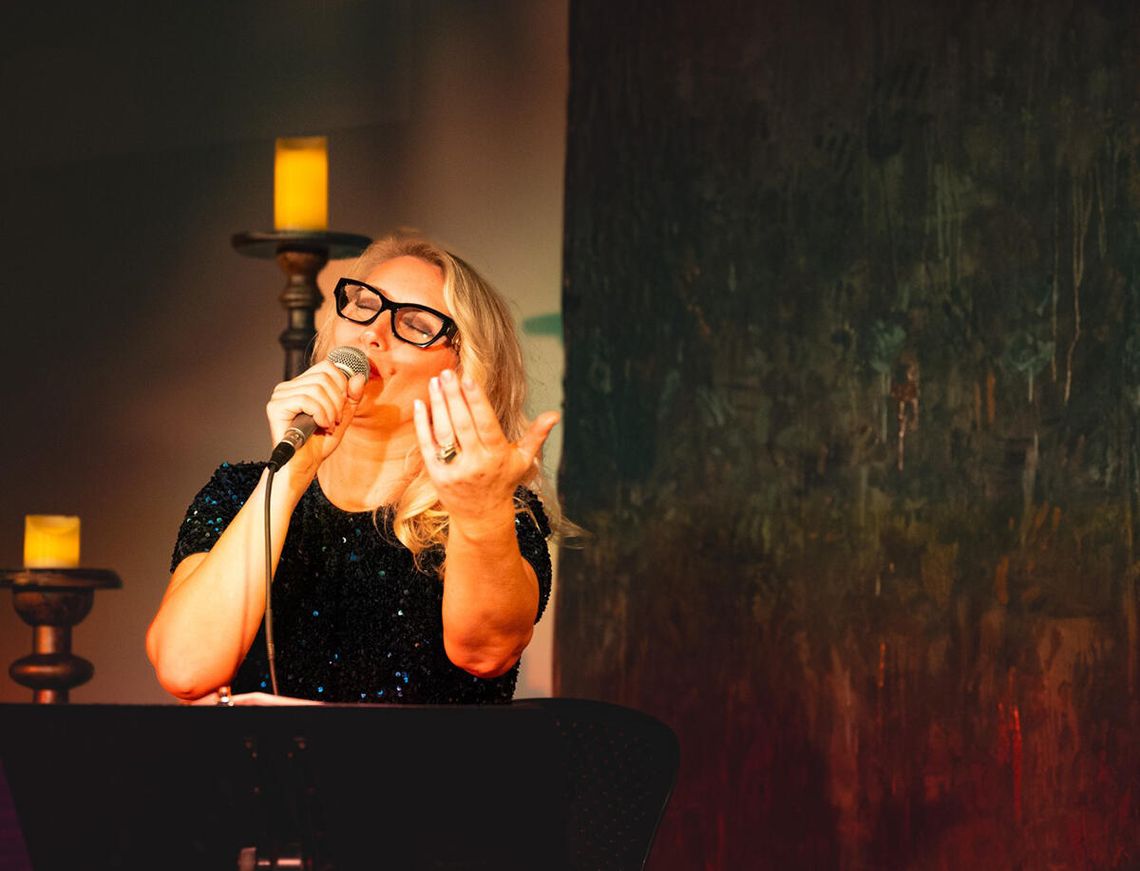 Kinga Modjeska i poetycka podróż przez dwa światy