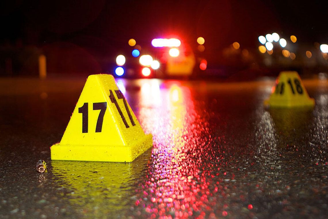 Kobieta postrzeliła trzech mężczyzn na Irving Park Road