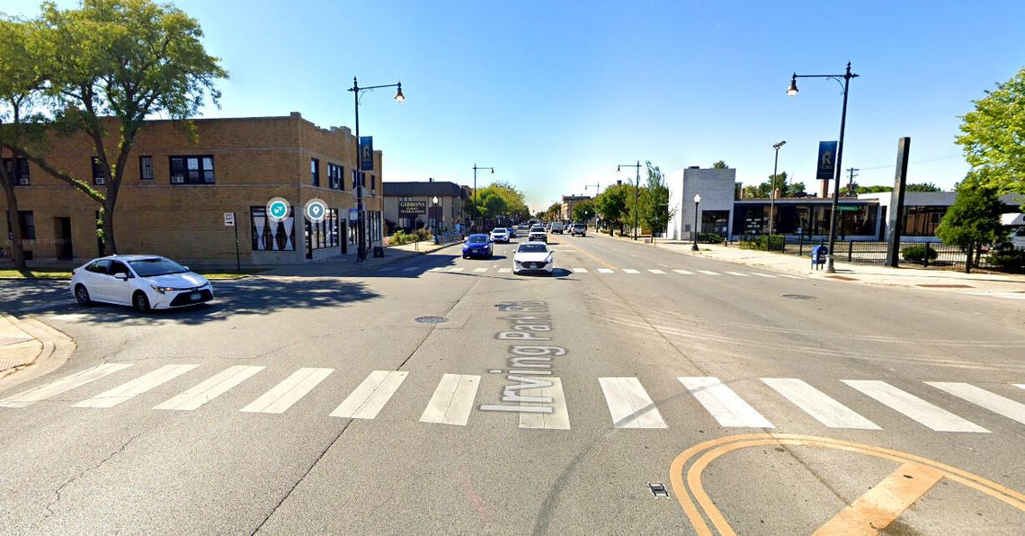 Kobieta potrącona na pasach w chicagowskim Portage Park, kierowca uciekł