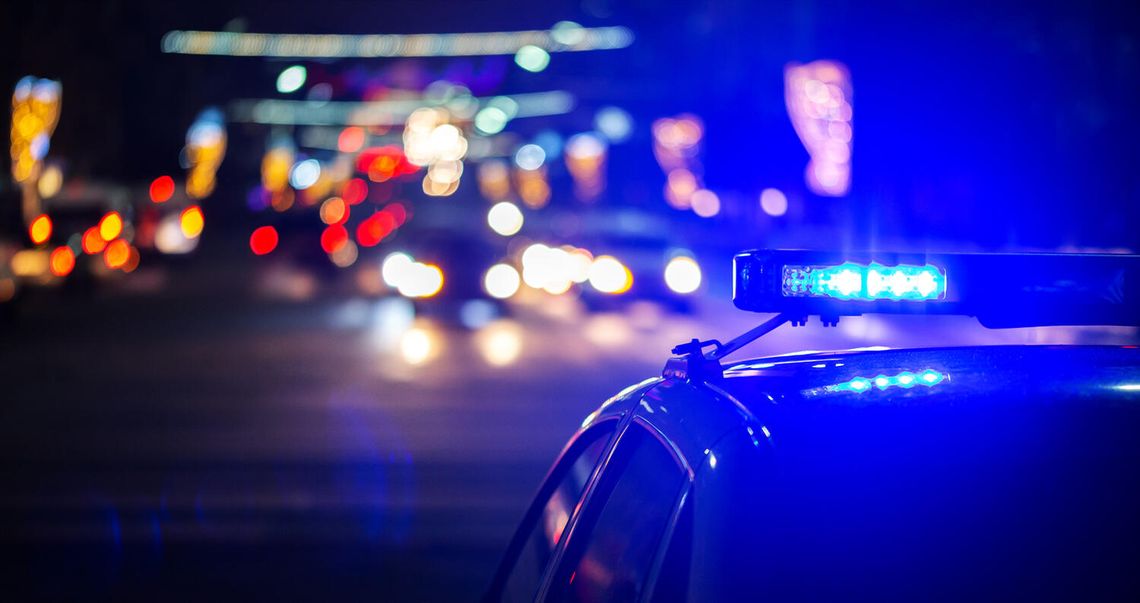 Kobieta z nożami śmiertelnie postrzelona przez policjanta na północnych przedmieściach Kobieta z nożami śmiertelnie postrzelona przez policjanta na północnych przedmieściach