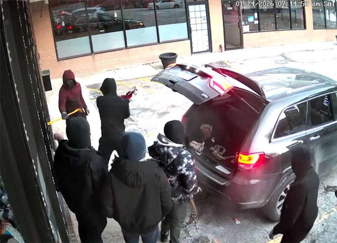 Kolejna seria włamań do biznesów w Chicago (WIDEO)