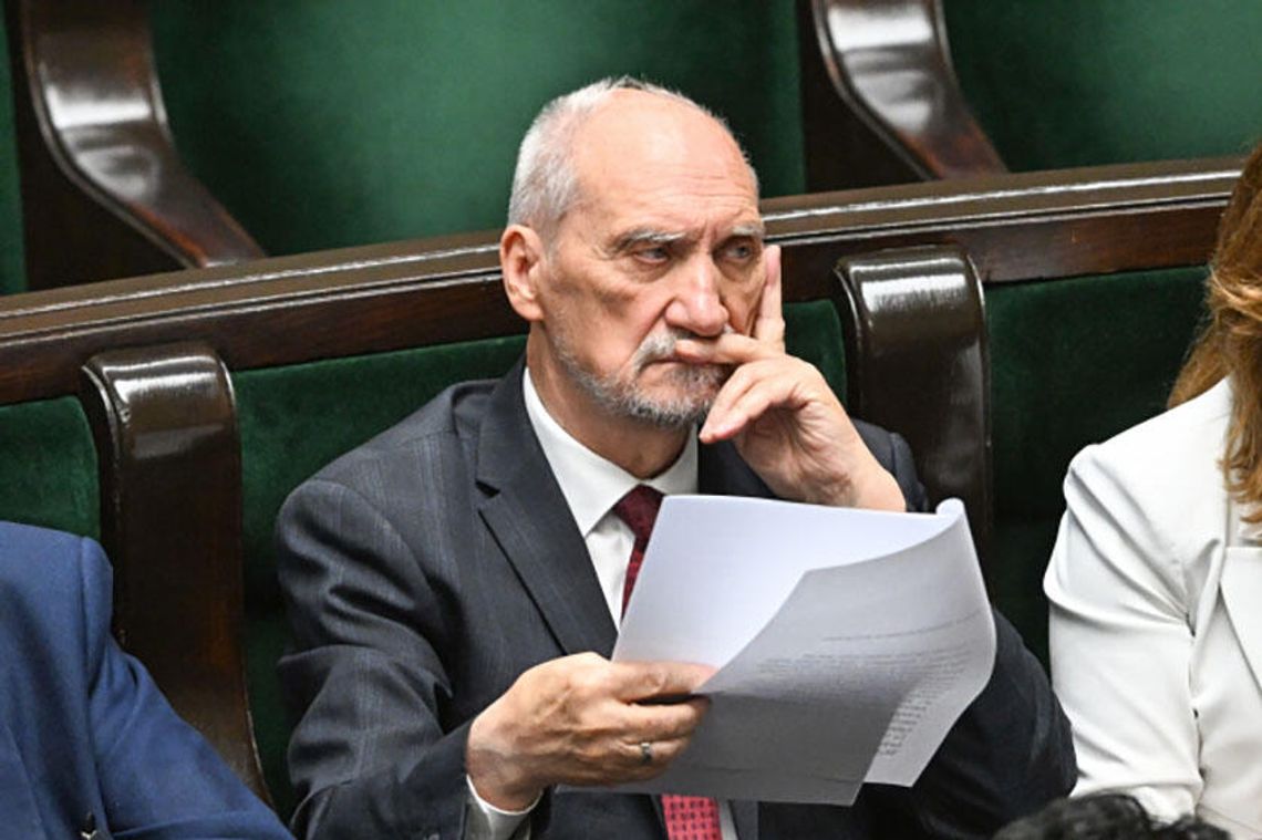 Komisja regulaminowa zarekomendowała uchylenie immunitetu posłowi Macierewiczowi\