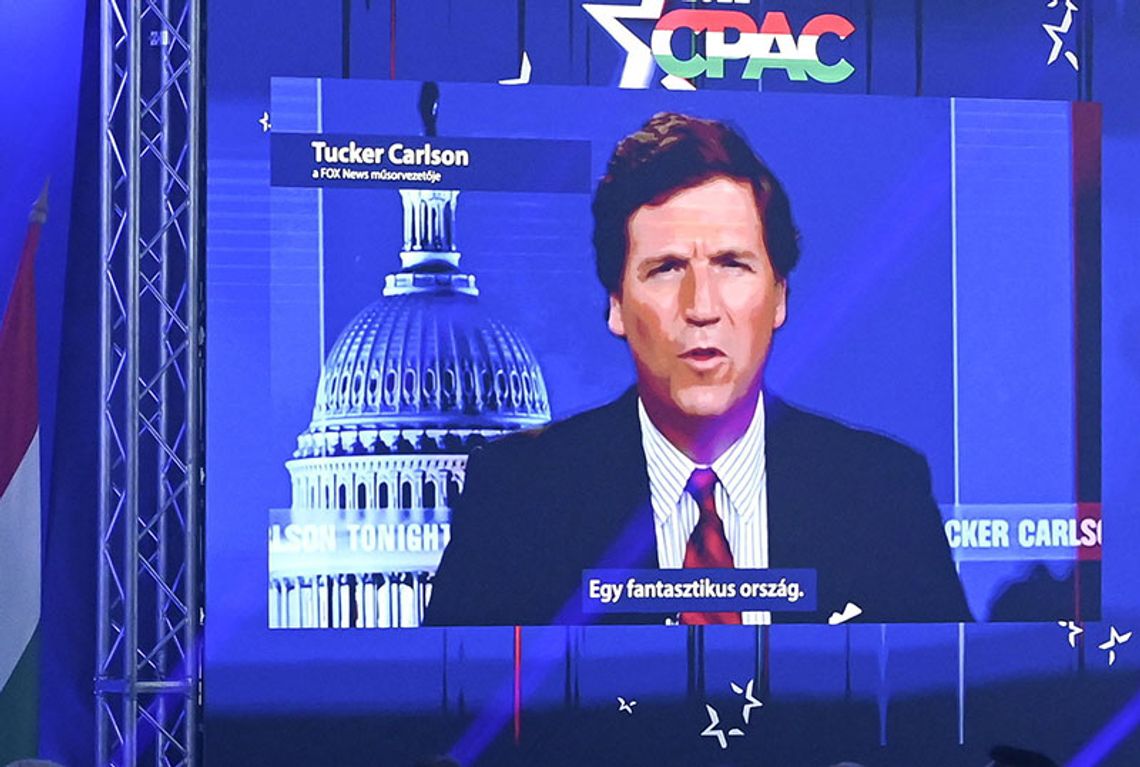 Kontrowersyjny publicysta Fox News, Tucker Carlson odchodzi ze stacji