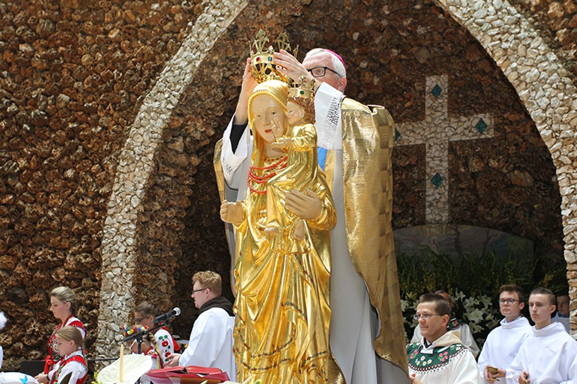 Koronacja Matki Boskiej Ludźmierskiej. Tłumy na odpuście podhalańskim