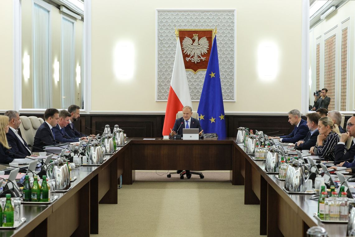 KPRM: rząd przyjął projekt budżetu na 2027 r.; deficyt sięgnie 281,2 mld zł
