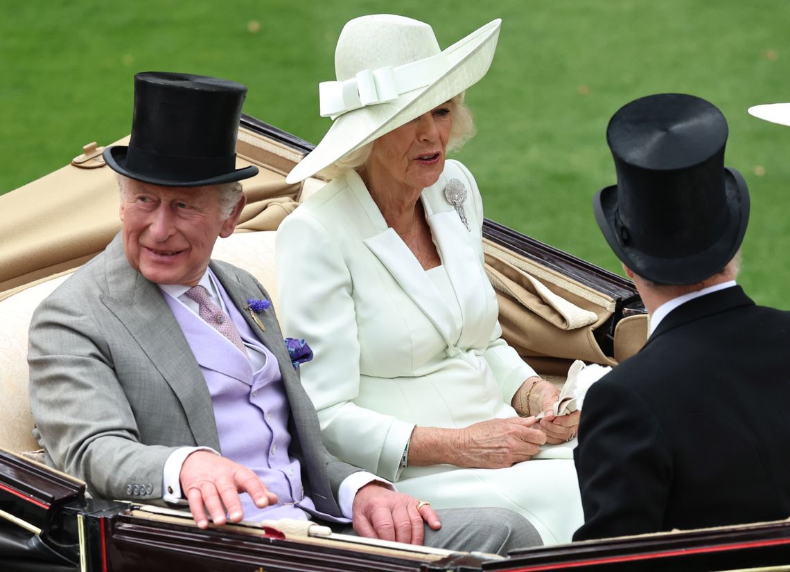 Król Karol III jako pierwszy monarcha ujawnił, ile zapłacił podatków