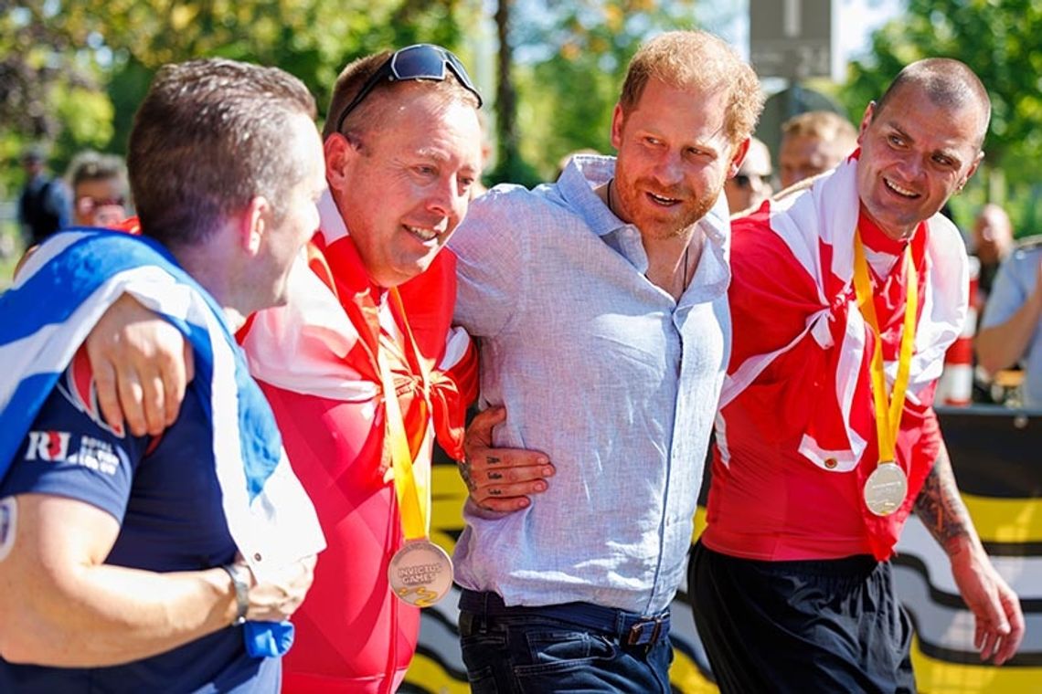 Książę Harry przyleciał do Londynu, ale zapewne nie spotka się z ojcem