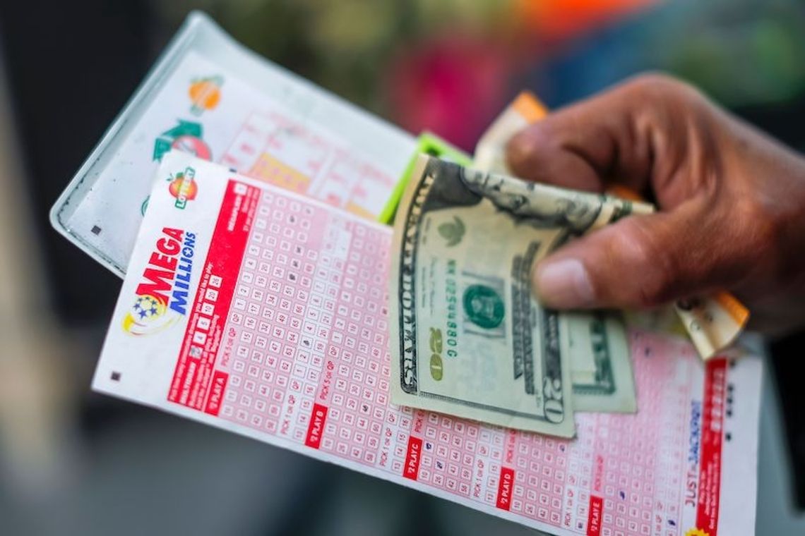 Kupon z wygraną 1,35 mld dolarów w Mega Millions sprzedany w Maine