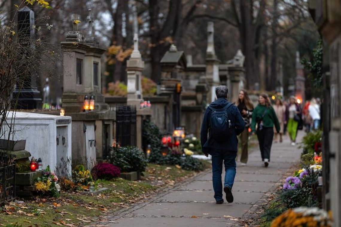 Kwesta na krakowskim cmentarzu Rakowickim Kwesta na krakowskim cmentarzu Rakowickim