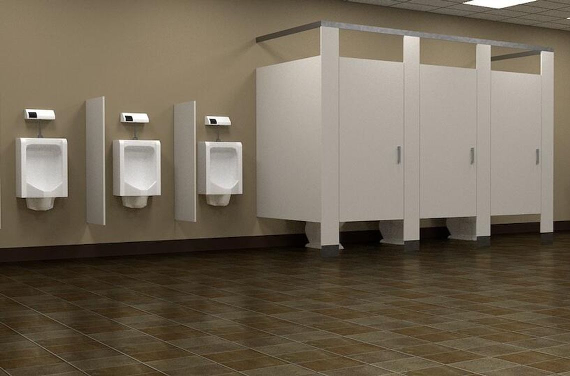 Liceum na zachodnich przedmieściach usunęło drzwi wejściowe do toalet Liceum na zachodnich przedmieściach usunęło drzwi wejściowe do toalet