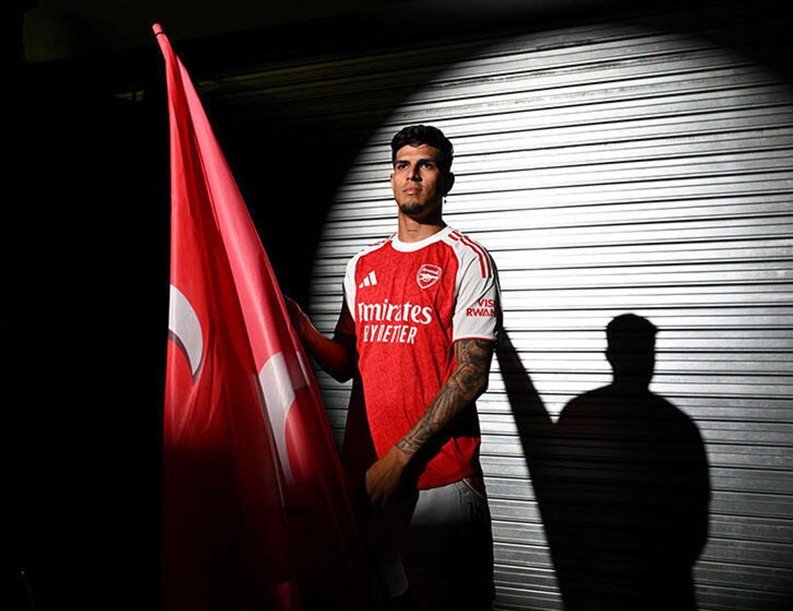 Liga angielska - Arsenal wykupił Hincapiego z Bayeru za 34,5 mln funtów