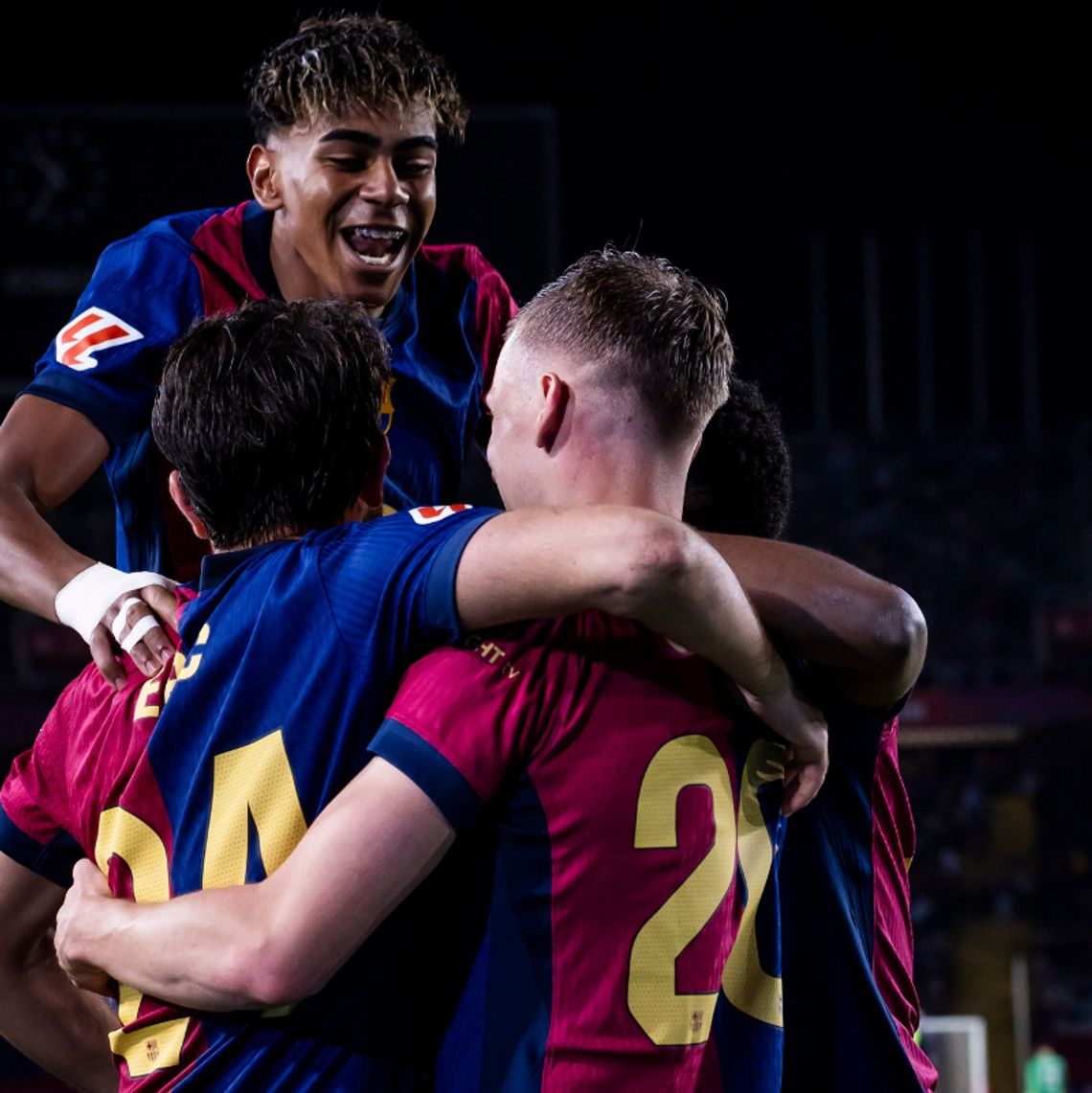 Liga hiszpańska - Barcelona coraz bliżej tytułu, czyste konto Szczęsnego Liga hiszpańska - Barcelona coraz bliżej tytułu, czyste konto Szczęsnego