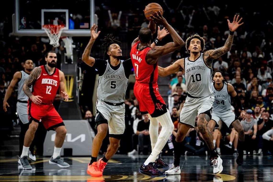 Liga NBA - dwa punkty Sochana, szóste zwycięstwo Spurs