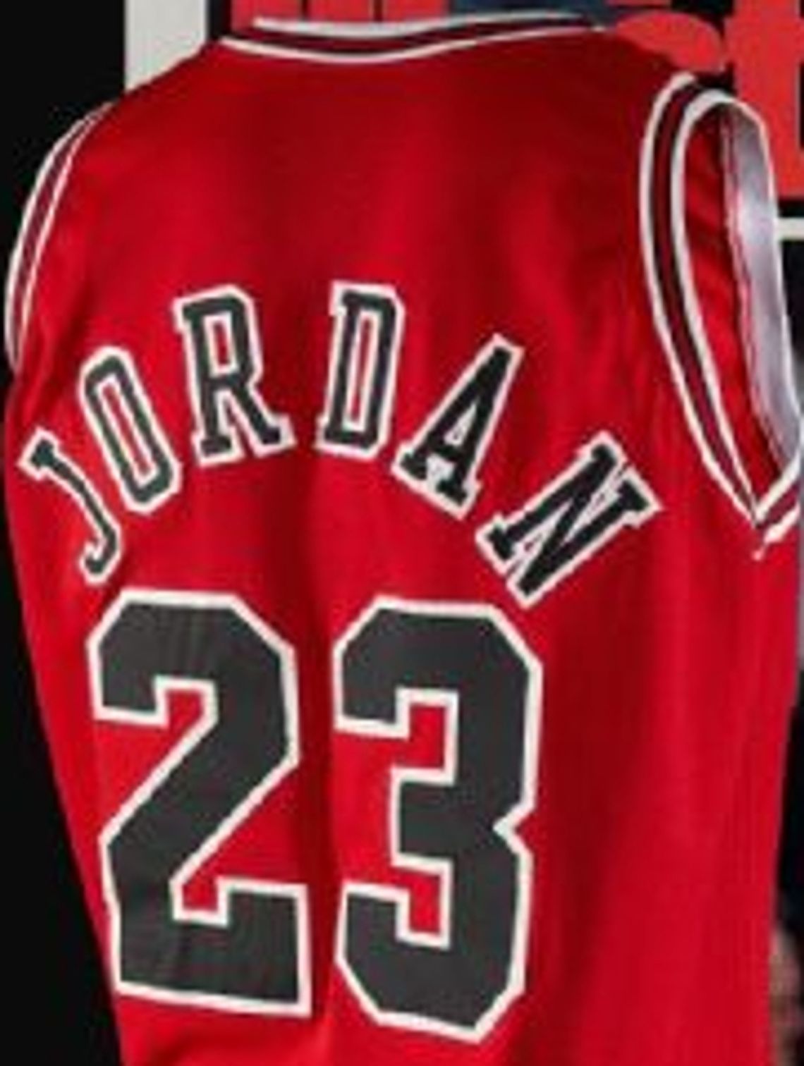 Liga NBA - koszulka Jordana z sezonu 1992/93 sprzedana na aukcji za 2,6 mln dol.