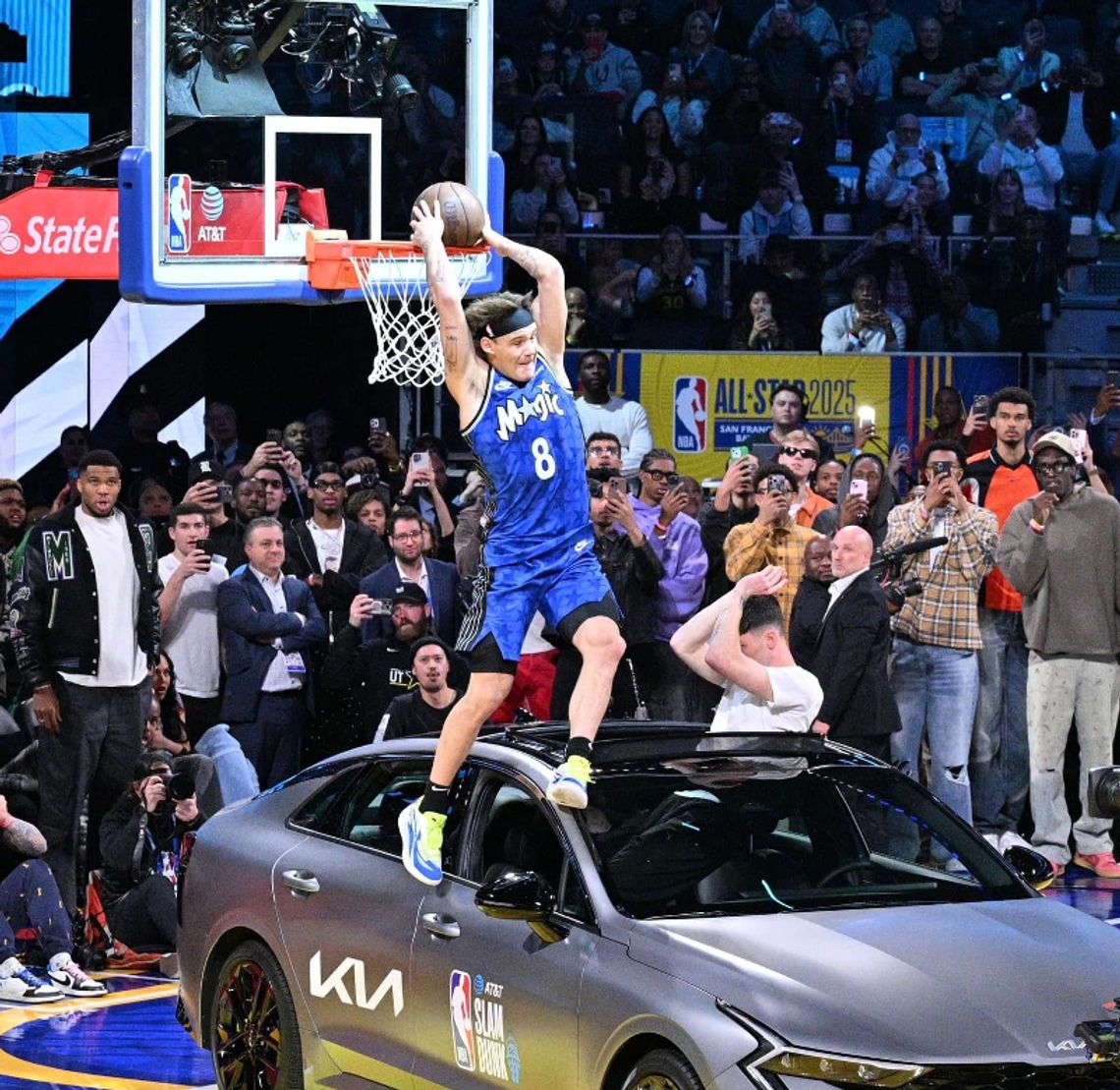 Liga NBA - McClung po raz trzeci z rzędu wygrał konkurs wsadów, Herro najlepszy w "trójkach" Liga NBA - McClung po raz trzeci z rzędu wygrał konkurs wsadów, Herro najlepszy w "trójkach"